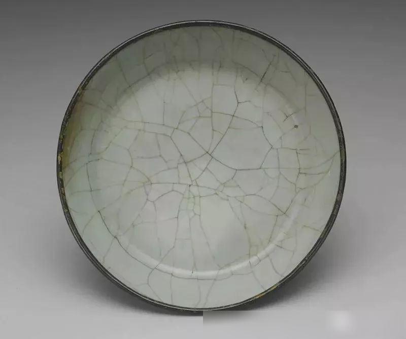 南宋-官窑 青瓷盘